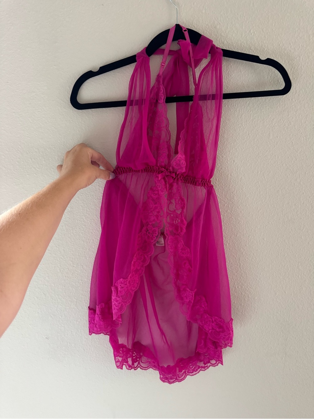 Frederick’s of Hollywood Hot Pink Sheer Lace Babydoll Halter Nightwear Lingerie